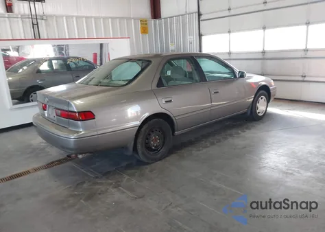 1999 Toyota Camry Ce from USA, damaged, VIN 4T1BG22K3XU586013